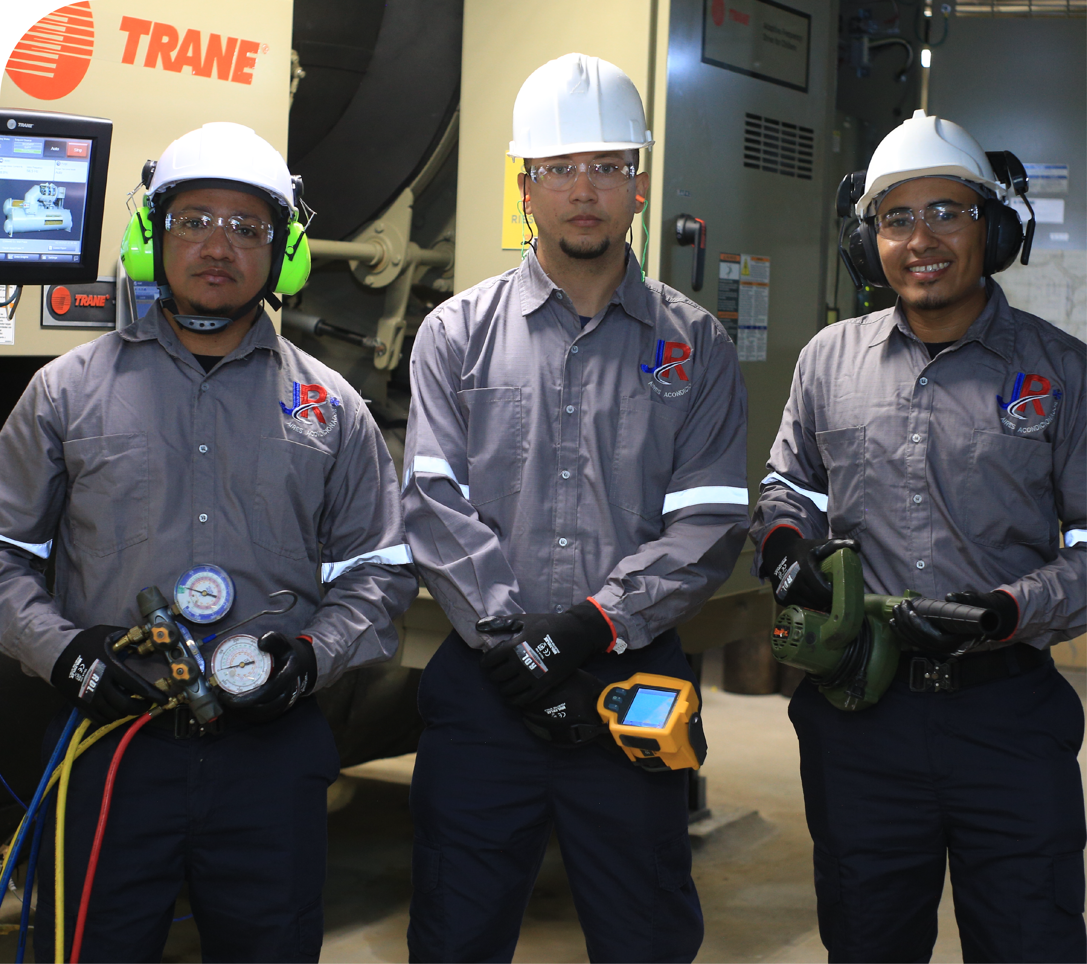 Equipo de JR Aires Acondicionados